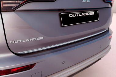 ДЕКОРАТИВНА НАКЛАДКА ДВЕРЕЙ БАГАЖНОГО ВІДДІЛЕННЯ