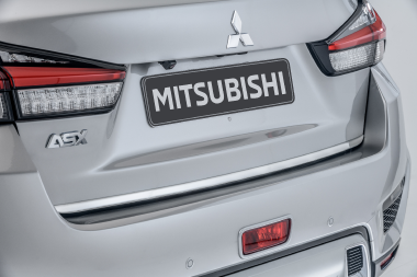 ДЕКОРАТИВНА НАКЛАДКА ДВЕРЕЙ БАГАЖНИКА