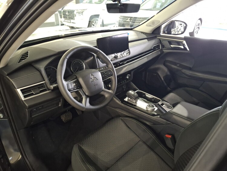 Outlander з аудіосистемою YAMAHA