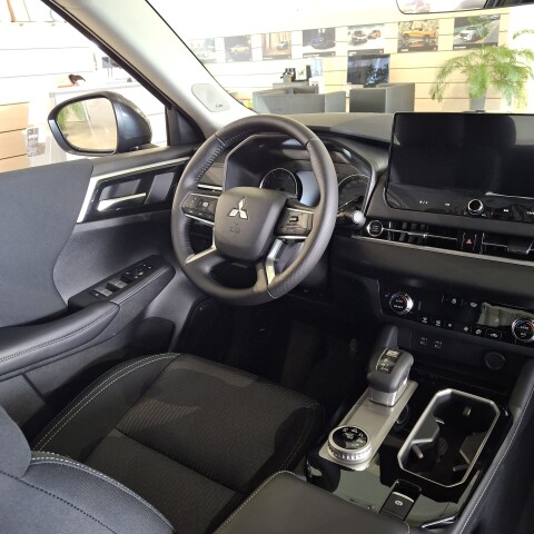 Outlander з аудіосистемою YAMAHA