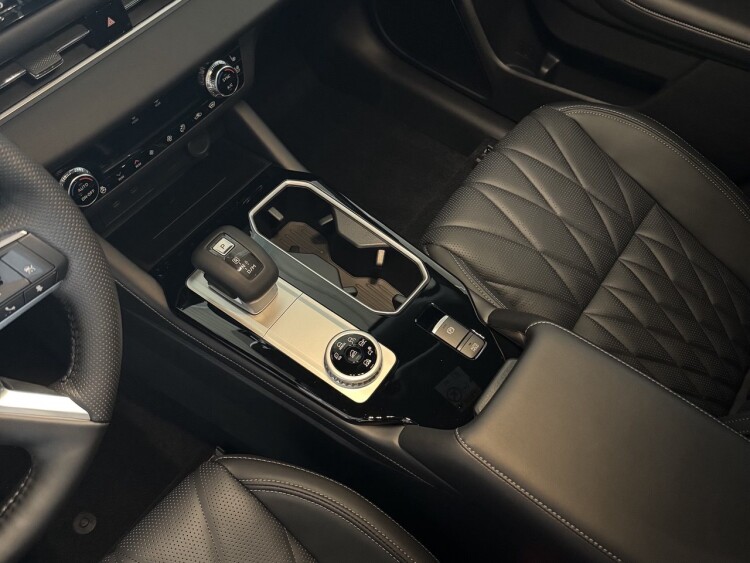Mitsubishi Outlander Ultimate Black