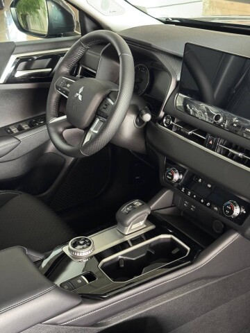 Mitsubishi Outlander 2026