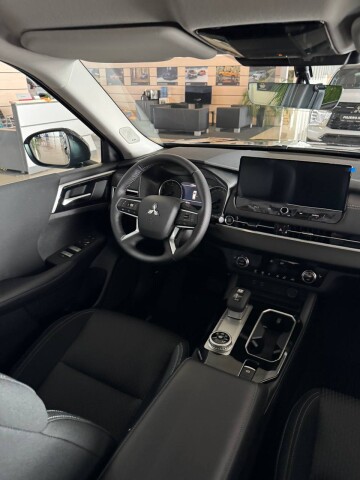 Mitsubishi Outlander 2026