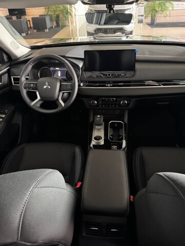 Mitsubishi Outlander 2026