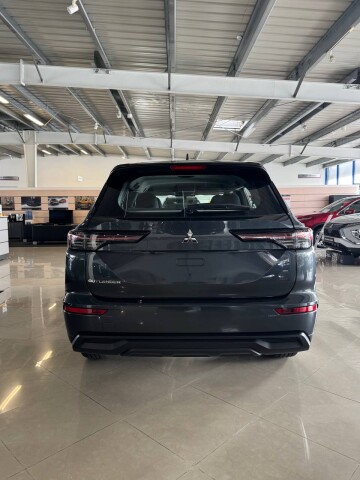 Mitsubishi Outlander 2026